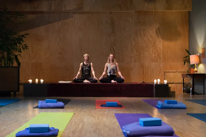 VolksYoga Oost — Hot yoga in Oost, Amsterdam