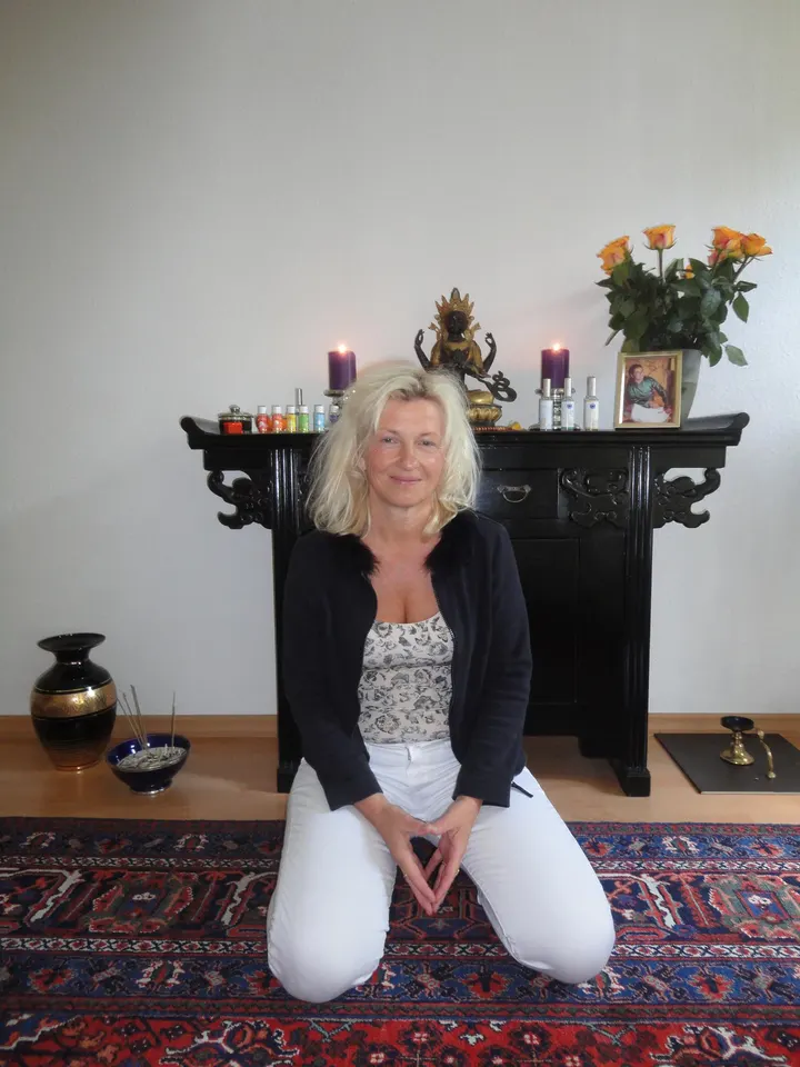 Yoga Dresden, Kosmetik, Ayurveda, Waldbaden, Hypnose — yoga-studio in Dresden — 3