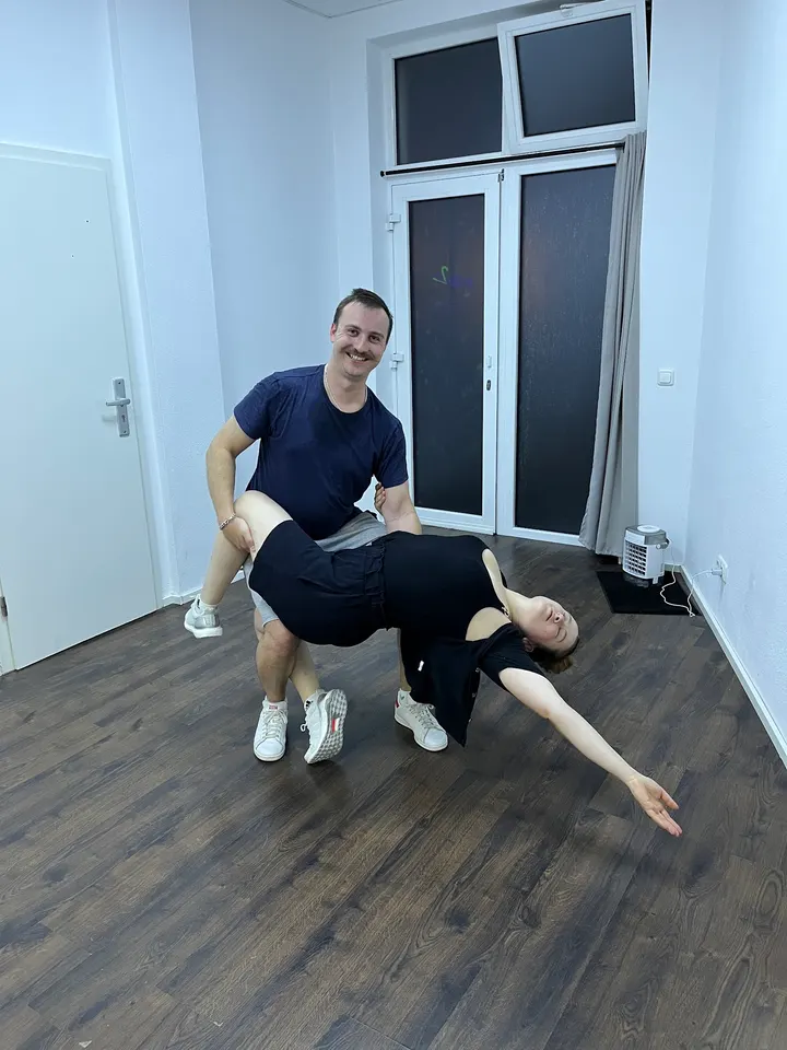 tanzen2go Tanzschule |Tanzkurs Erwachsene - Kindertanzen — Tanz in Pasing, München