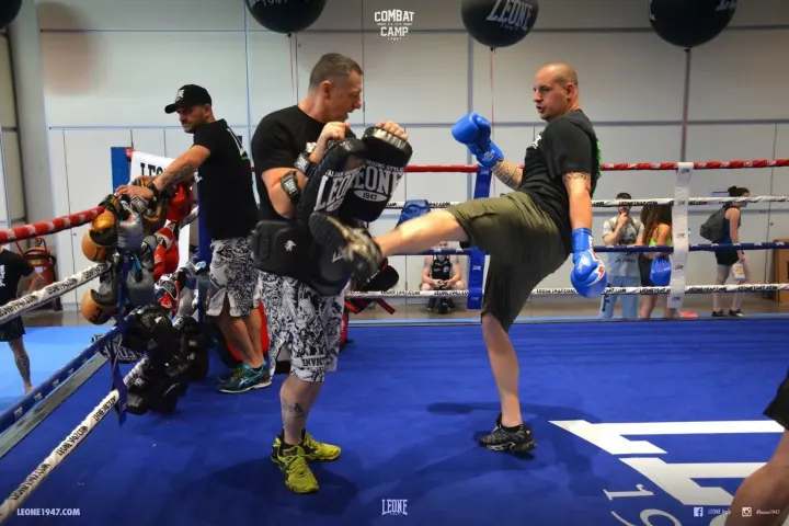 Free Combat Academy Palestra — mma-studio a Romano di Lombardia — 2