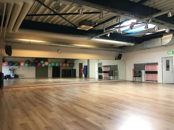 XXL Fitnesscenter Athlesis — fitnessstudio in Hüttenheim, Duisburg — 3