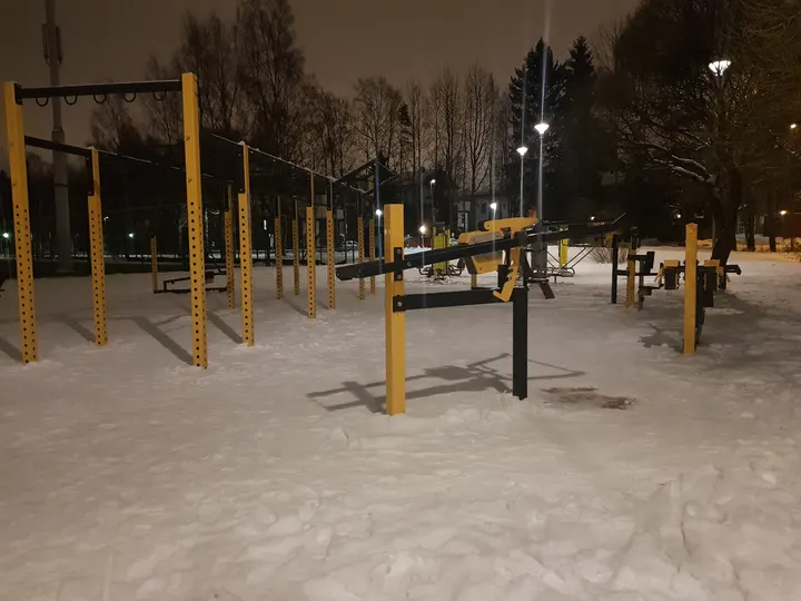 Lassilan ulkokuntosali — fitnessstudio – Haaga, Helsinki — 3