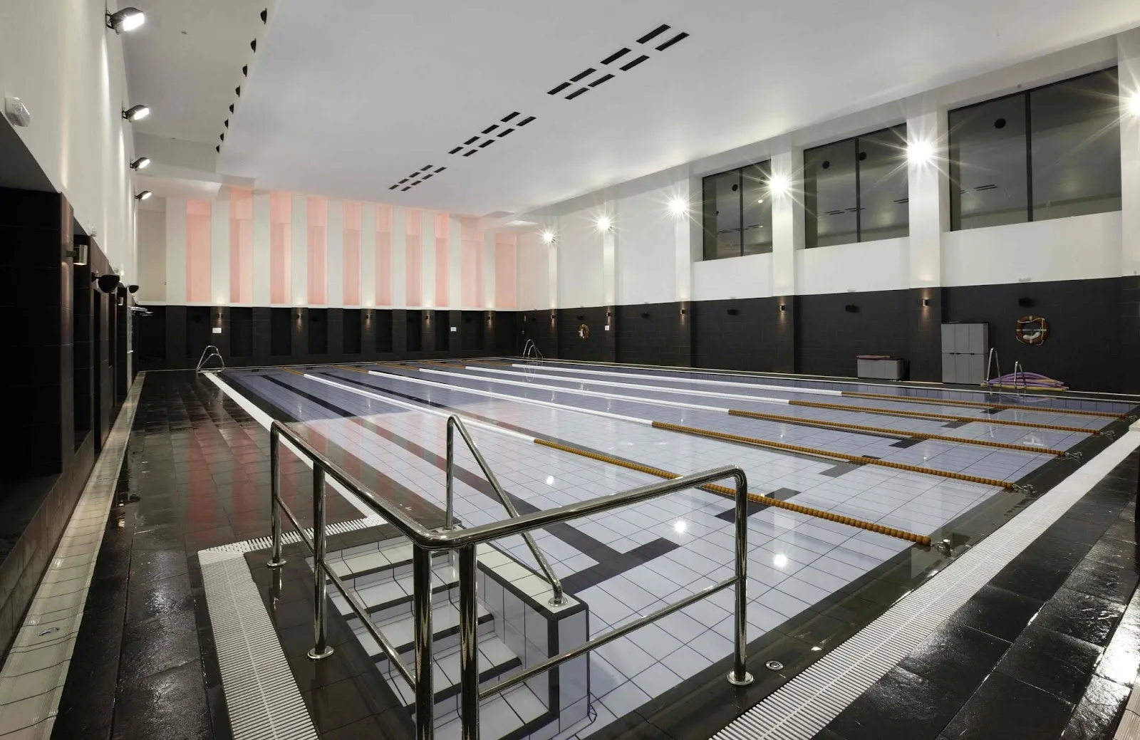 Spazio Fitness Reebok Granada — estudio de fitness-studio en Jun — 2
