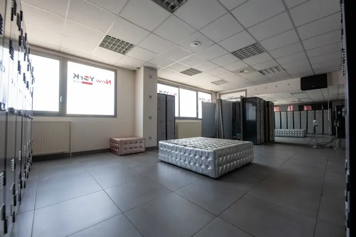 New York HEALTH CLUB — salle de fitness-studio à Lyon — 3