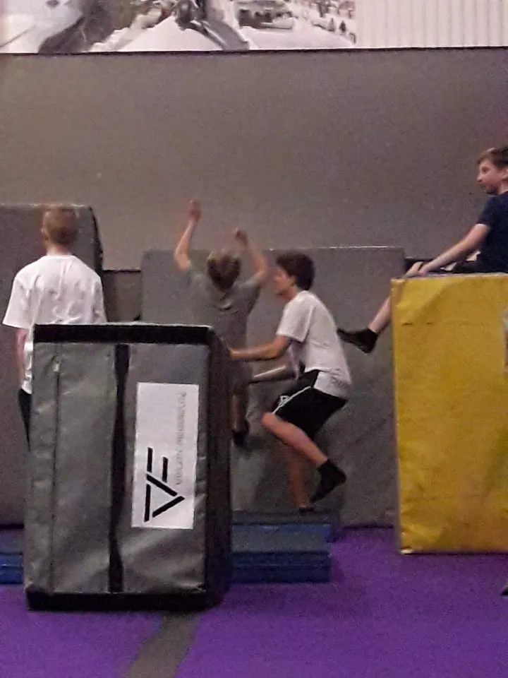 Velox Freerun Academy Alingsås — calisthenics-studio i Alingsås