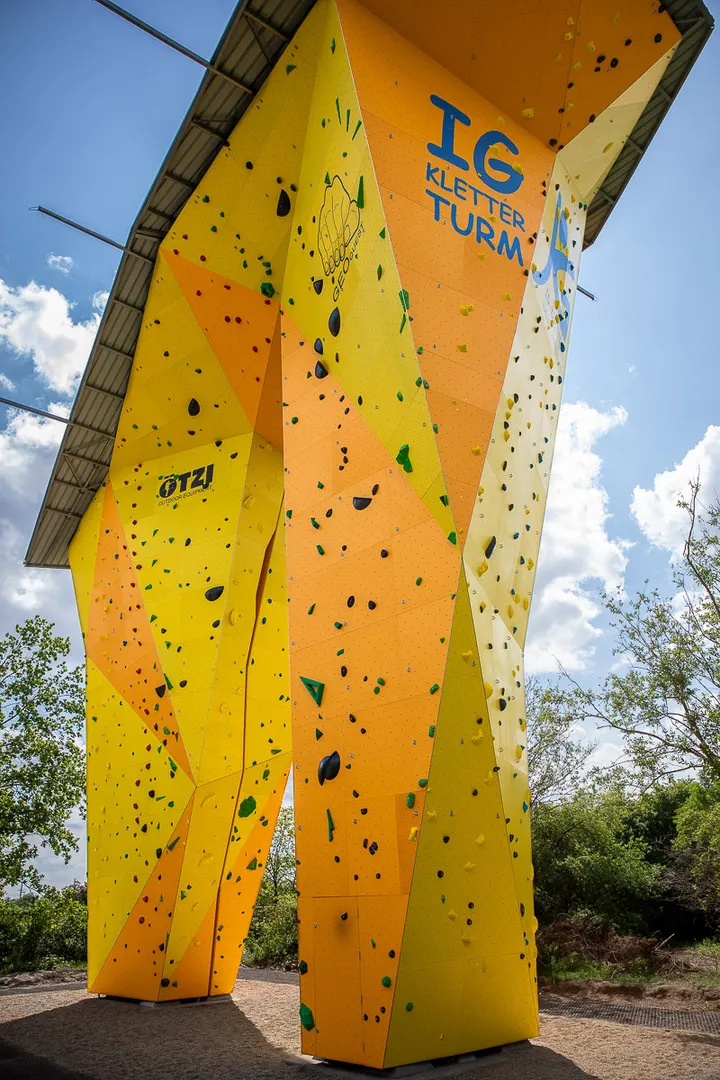 IG-Kletterturm Thüringer Bahnhof — Bouldern in Lutherplatz/Thüringer Bahnhof, Halle (Saale)