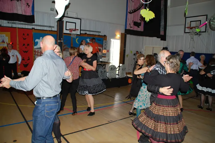 Vinga Yellow Rockers Square Dance Club — dans-studio i Göteborg — 4