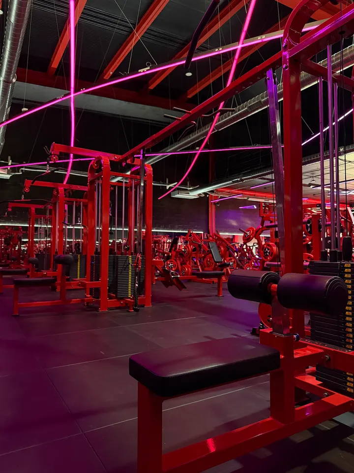 Magma Muscle Factory Pinto — Estudio de fitness en Parque Europa, Pinto