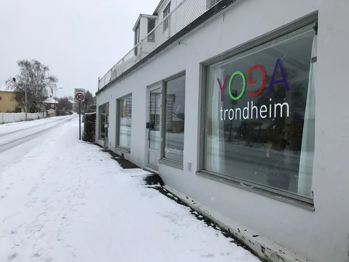 Omi . Yoga . Art & Life Wisdom - Woon Ting Chan — yoga-studio i Elgeseter, Trondheim — 2