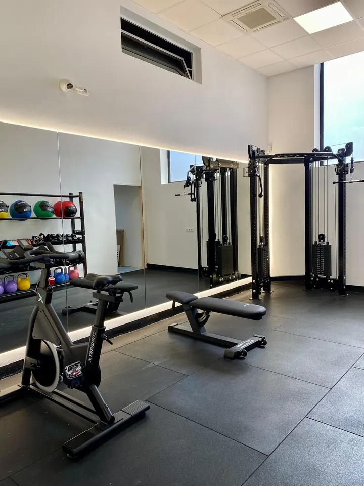 Entrenador Personal Alicante Y Pilates Grupoitraining Playa San Juan — Pilates en Playa de San Juan