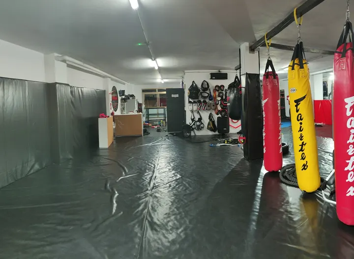 Mma club invictvs — artes marciales-studio en Vecindario — 3