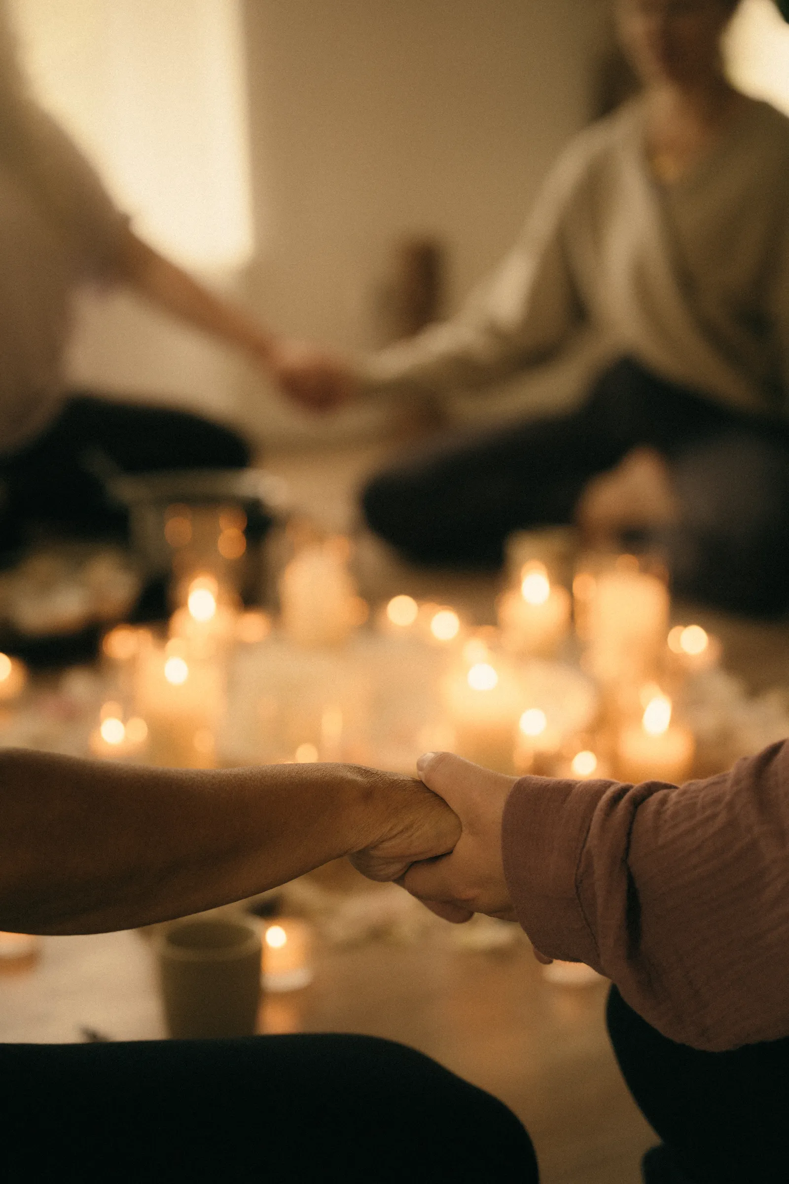 BLUTSCHWESTERN | Yoga, Cacao & mehr für Frauen — yoga-studio i Buxtehude — 2