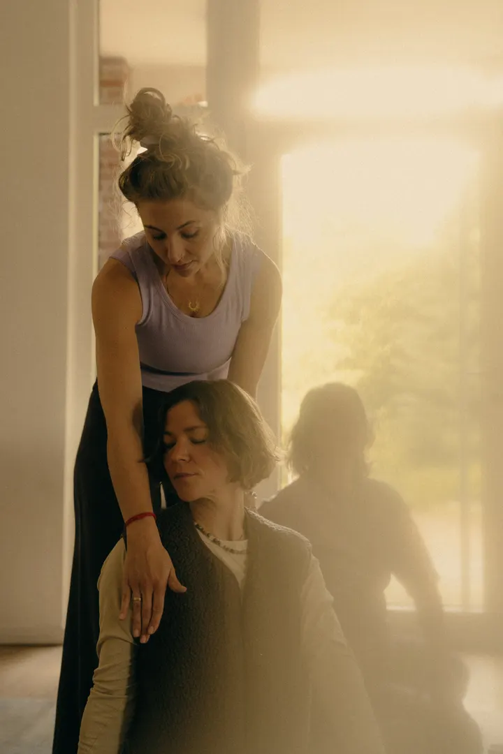 BLUTSCHWESTERN | Yoga, Cacao & mehr für Frauen — yoga-studio in Buxtehude — 2