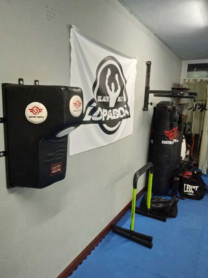 Black Belt Club — Artes marciales en Andra Mari, Bilbao