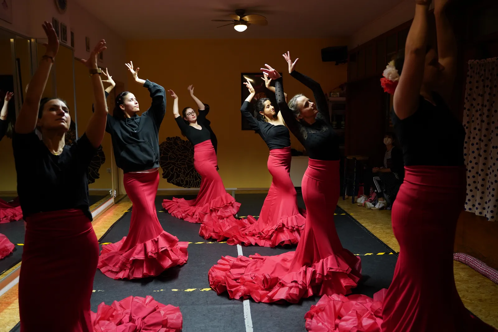 Mari Angeles Alvarez — tanz-studio in Stadtrandsiedlung, Erlangen — 2