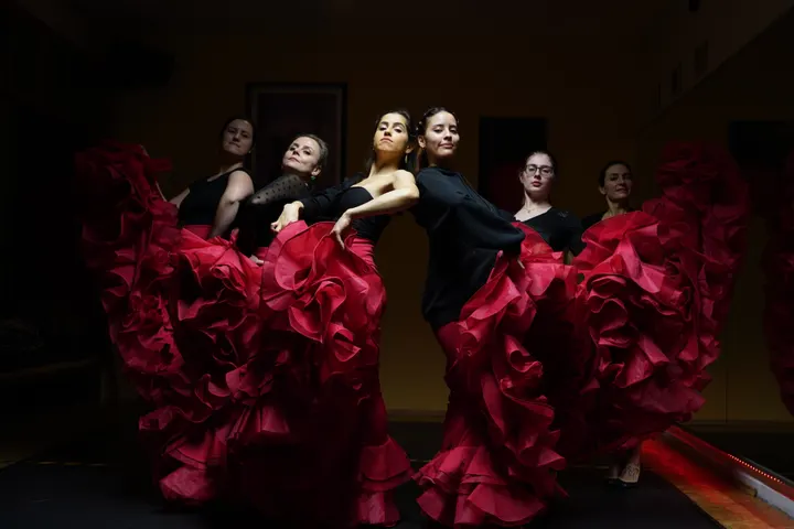 Mari Angeles Alvarez — Dance in Stadtrandsiedlung, Erlangen
