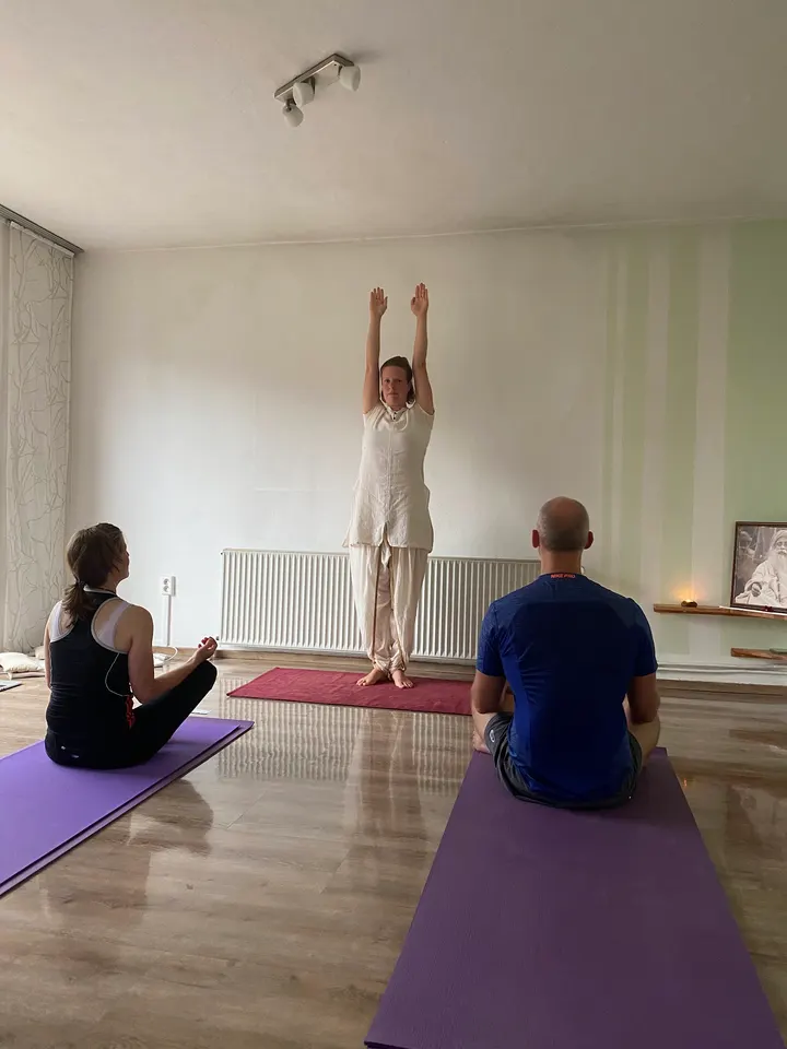 Isha Hatha Yoga — yoga-studio in Burglesum, Bremen — 2