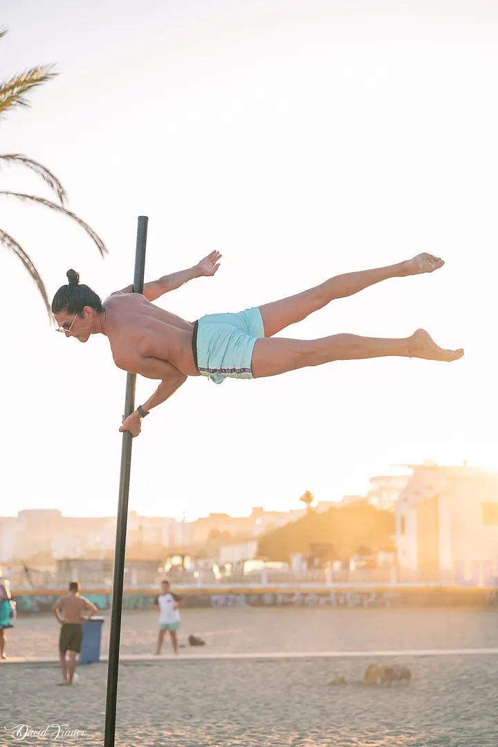 POLE FITNESS — Estudio de fitness en Miraflores, Marbella