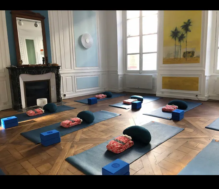 Caroline Girardot Sophrologue - professeur de yoga — yoga-studio à Cité Emile Zola, Orléans — 3