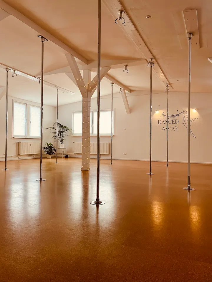 Danced Away — Tanz in Holstentor-Nord, Lübeck