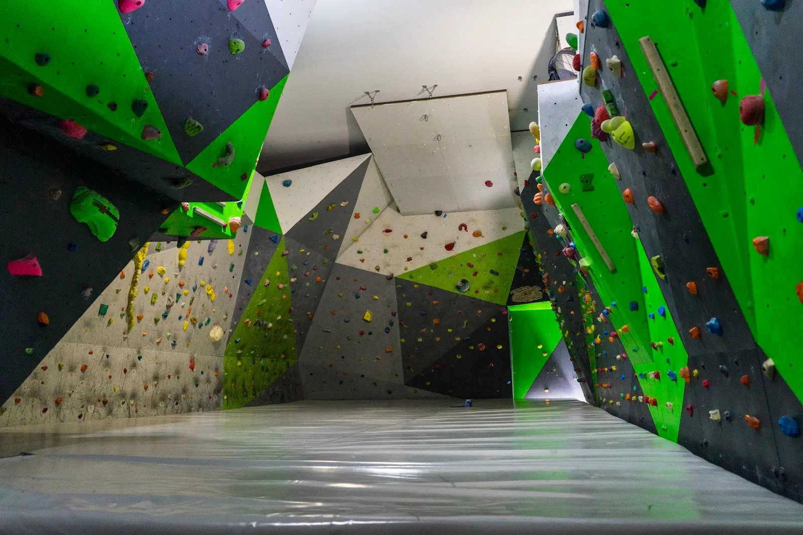 Roco Balaitus (Rocodromo en Sevilla) — escalada-studio en Montequinto — 2
