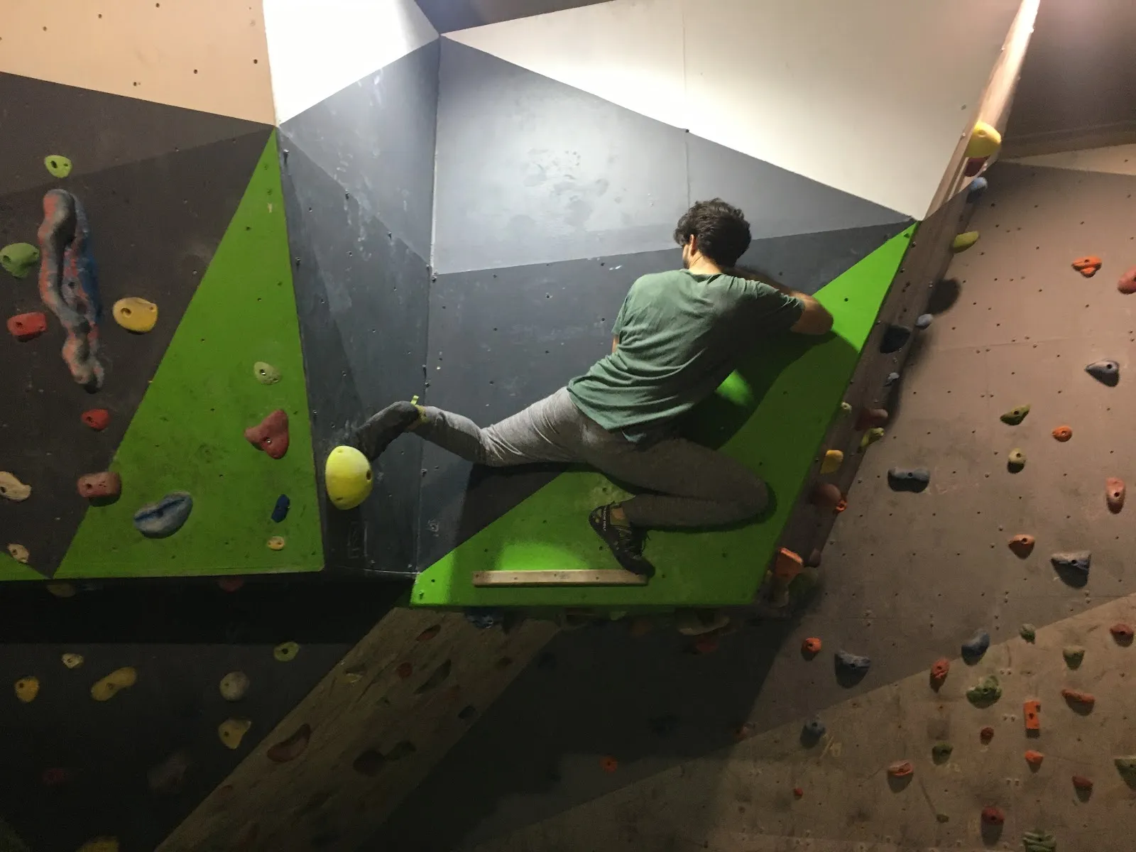 Roco Balaitus (Rocodromo en Sevilla) — escalada-studio en Montequinto — 5