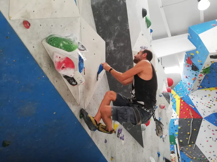 Indoorwall Hospitalet — Boulder en Centre, L'Hospitalet de Llobregat