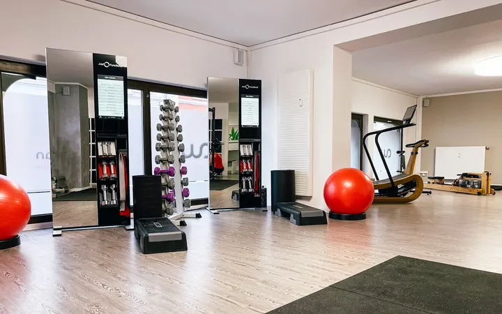 athletic woman Frauen-Fitnessstudio — fitnessstudio in Halle (Saale) — 3