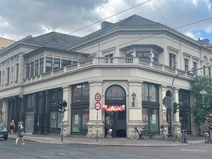 athletic woman Frauen-Fitnessstudio — Fitnessstudio in Nördliche Innenstadt, Halle (Saale)