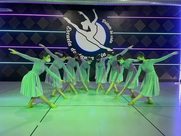 Escuela de Danza Lia — baile-studio en Pumarín, Oviedo — 2