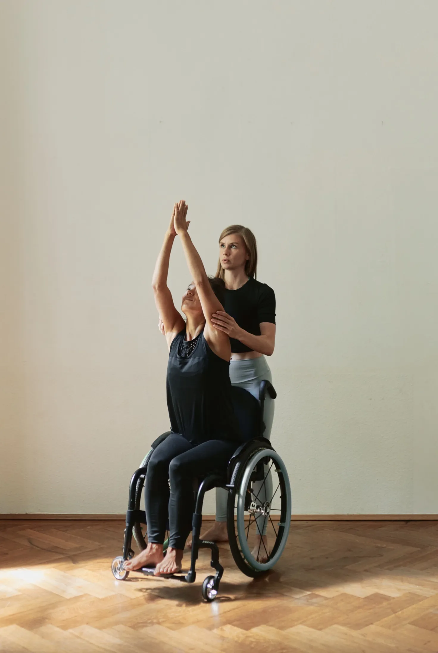 ana.akazi Yoga Studio - Yoga & Therapie bei neurologischen Erkrankungen — yoga-studio i München — 3