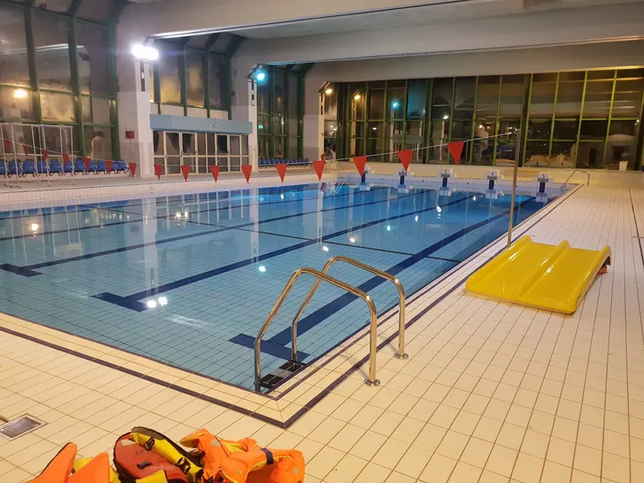 Piscine Marjorie Gestring Bd de Reims — studio à Paris 17e Arrondissement, Paris — 3