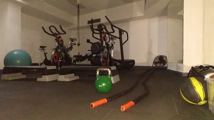 Gimnasio Universal S.L. — Estudio de fitness en El Centro, Gijón