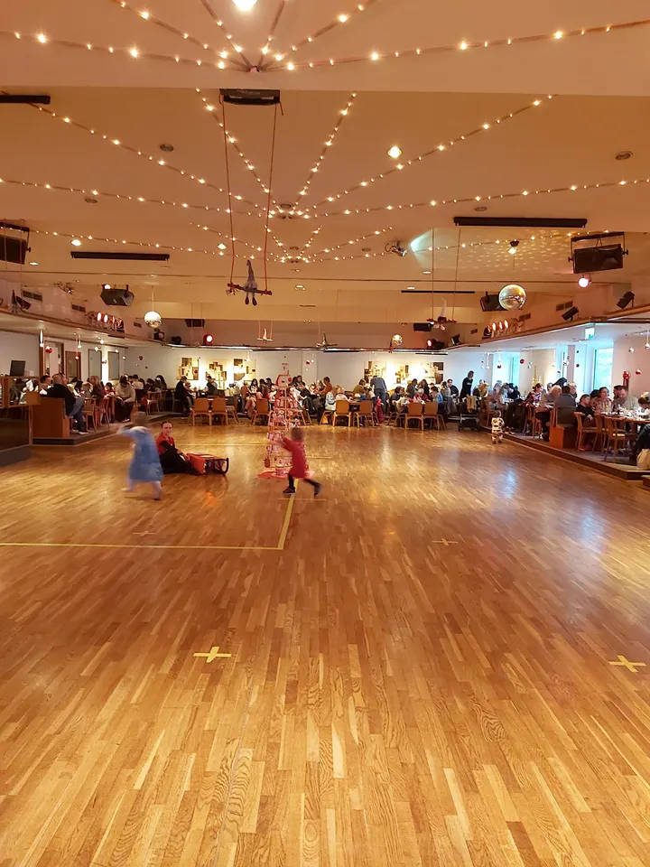 Tanzzentrum Agne Krauss - Ihre Tanzschule in Bergisch Gladbach — tanz-studio in Kradepohlsmühle, Bergisch Gladbach — 2