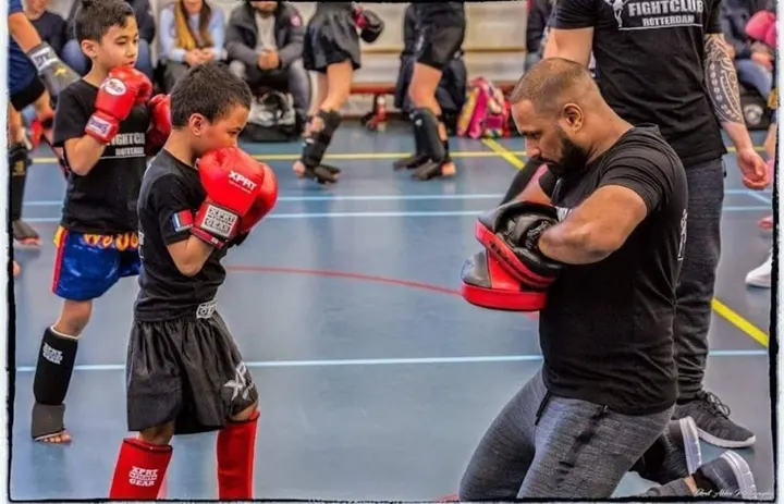 Kickboksen voor Kinderen — vechtsport-studio in Loosduinen, Den Haag — 3
