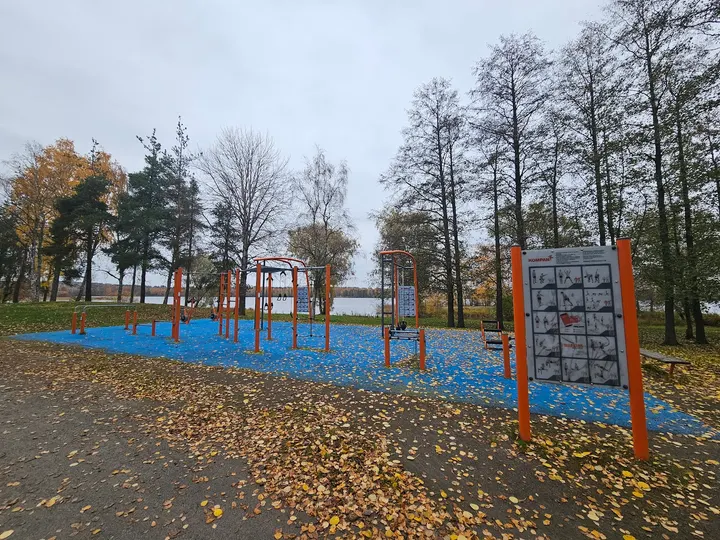 Hertunrannan ulkokuntoilupaikka / street workout -telineet — Fitnessstudio – Taulumäki, Varkaus