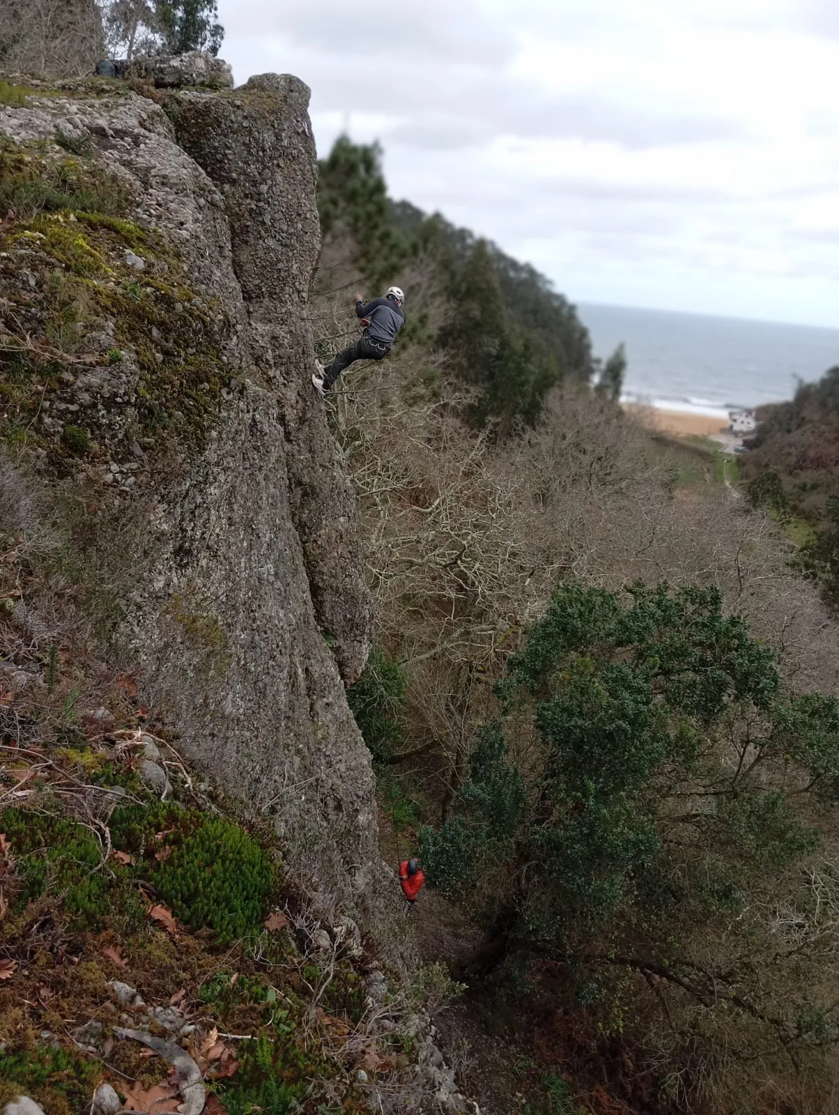 Escuela escalada La Ñora — escalada-studio en Somió, Gijón — 3