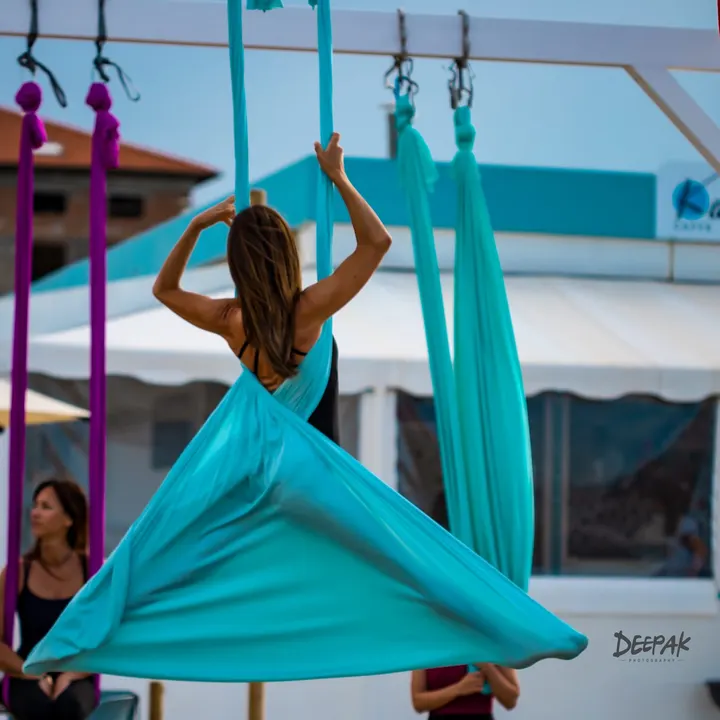 No Gravity Yoga — acrobatica aerea-studio a Rimini — 3