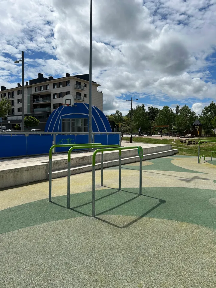 Parque de Barras de Calistenia Mutilva — calisthenics-studio en Pamplona — 4