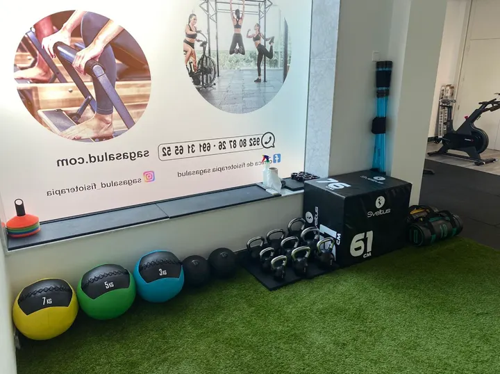 Clínica de Fisioterapia SAGASALUD — Entrenamiento personal en Balcones del Mar, Estepona