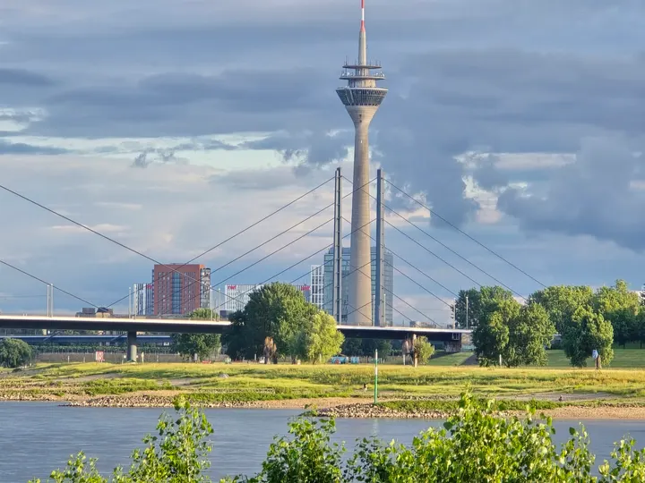 Work and Out - RHEINPARK DÜSSELDORF — fitnessstudio in Golzheim, Düsseldorf — 3