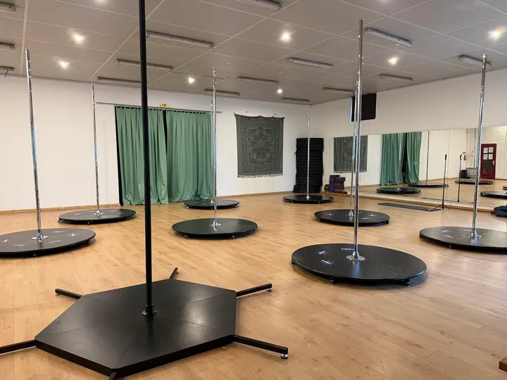 Pole Art Cri — Pole fitness au grand Saint-Mitre, Saint-Maximin-la-Sainte-Baume