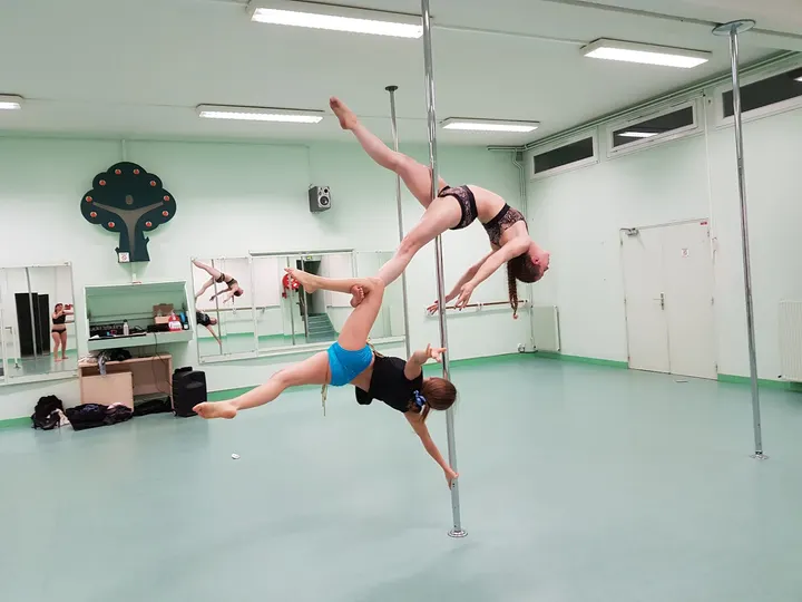 Happy Pole & cie — Pole Fitness à Quartier Malherbe, Caen