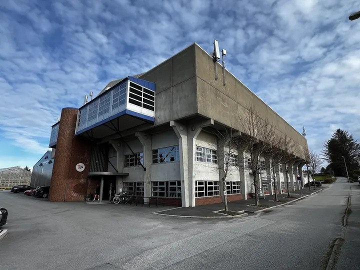 Toppform treningssenter AS — Treningsstudio i Røyneberg