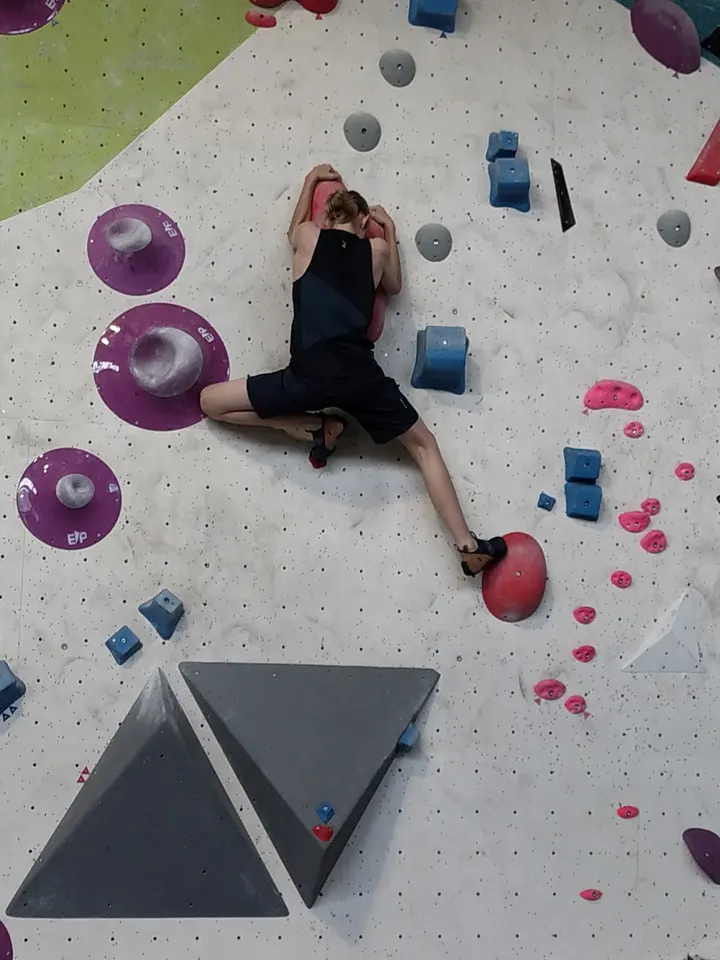 Climb Up Angers Les Ponts de Cé — escalade-studio aux Ponts-de-Cé — 3