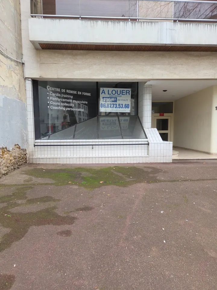 Form's & Fitness — Salle de fitness à Quartier La Ferme / Les Îles / Les Chartreux, Issy-les-Moulineaux