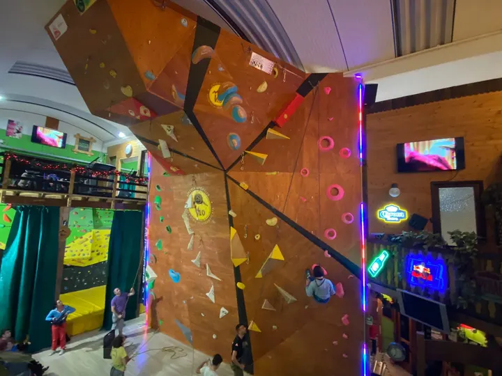 V10 Il Circolo — arrampicata-studio a Selargius — 4