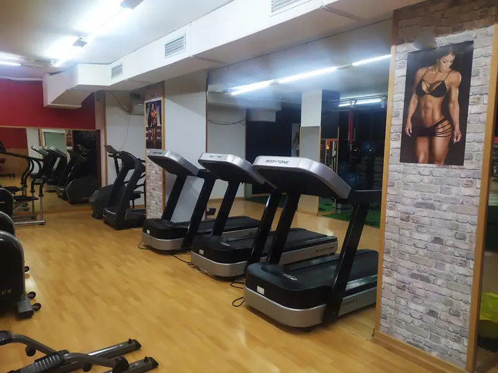 The Rock Gym Elite - Gimnasio Granada — estudio de fitness-studio en Pajaritos, Granada — 3