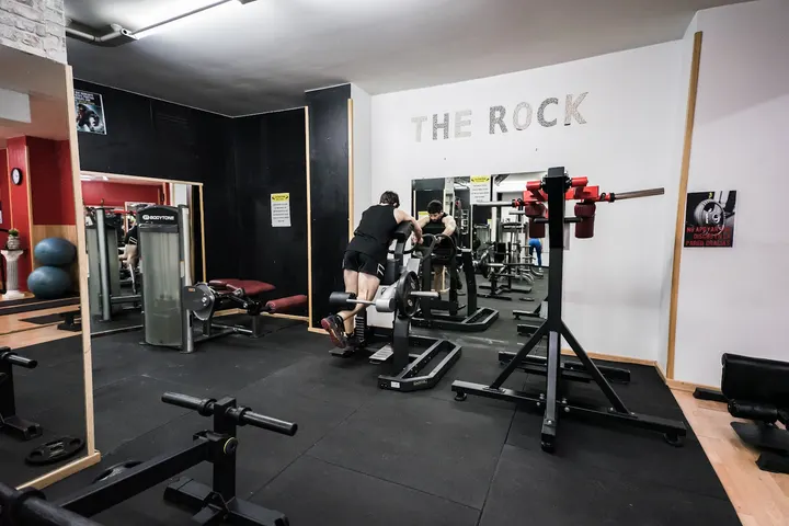 The Rock Gym Elite - Gimnasio Granada — Estudio de fitness en Pajaritos, Granada