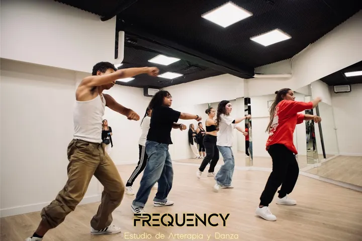 Frequency — baile-studio en Salamanca, Madrid — 2